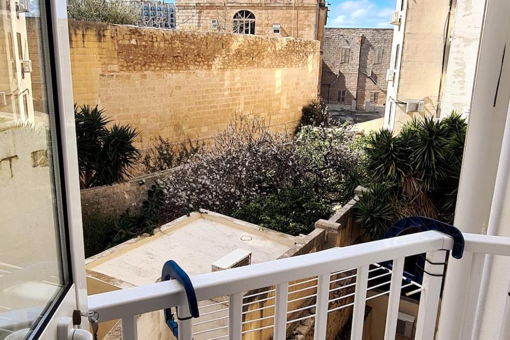 Cozy Inside.City & Beach Outside Daire Sliema Dış mekan fotoğraf